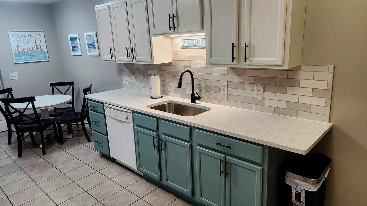 Photo of Kitchen in Biltmore Beach