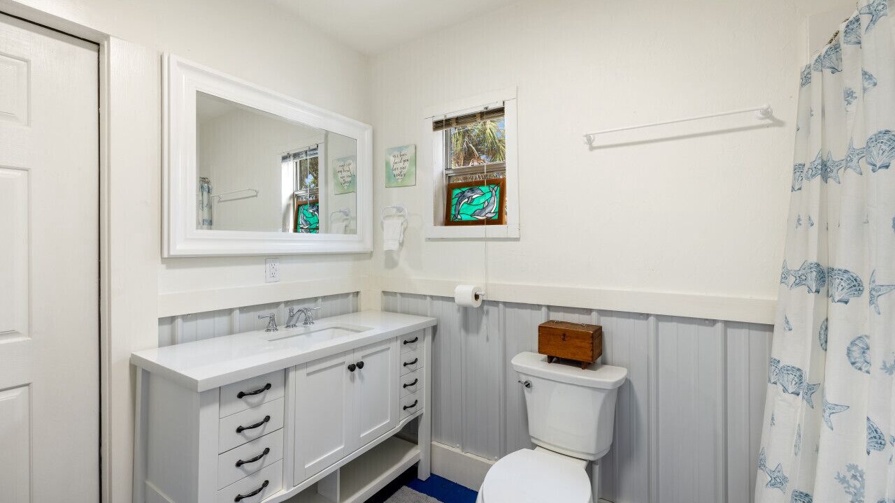Photo of Bathroom in Cedar Key
