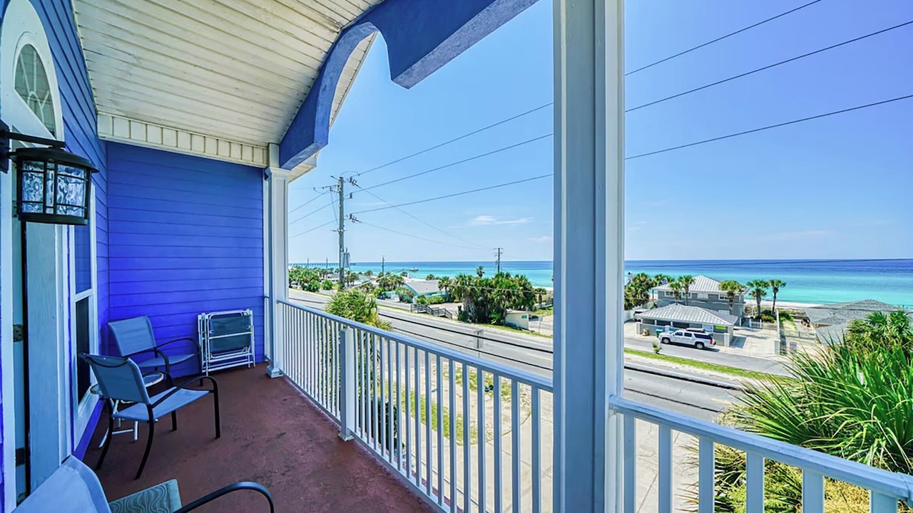 Photo of Patio Balcony in Bahama Beach