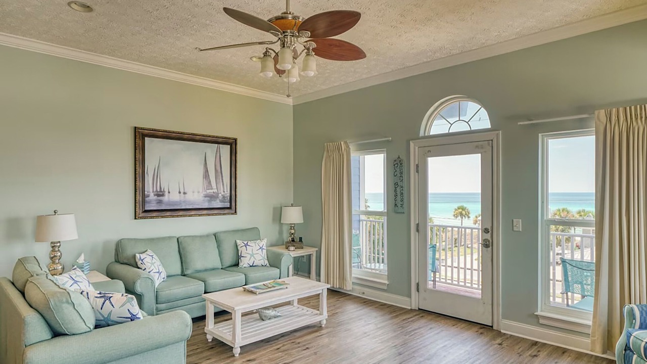Photo of Livingroom in Bahama Beach