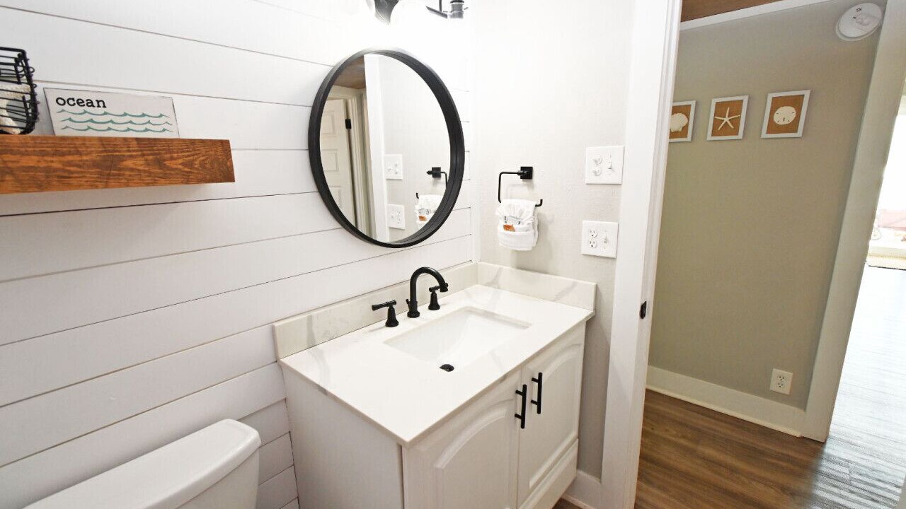 Photo of Bathroom in Holiday Isle