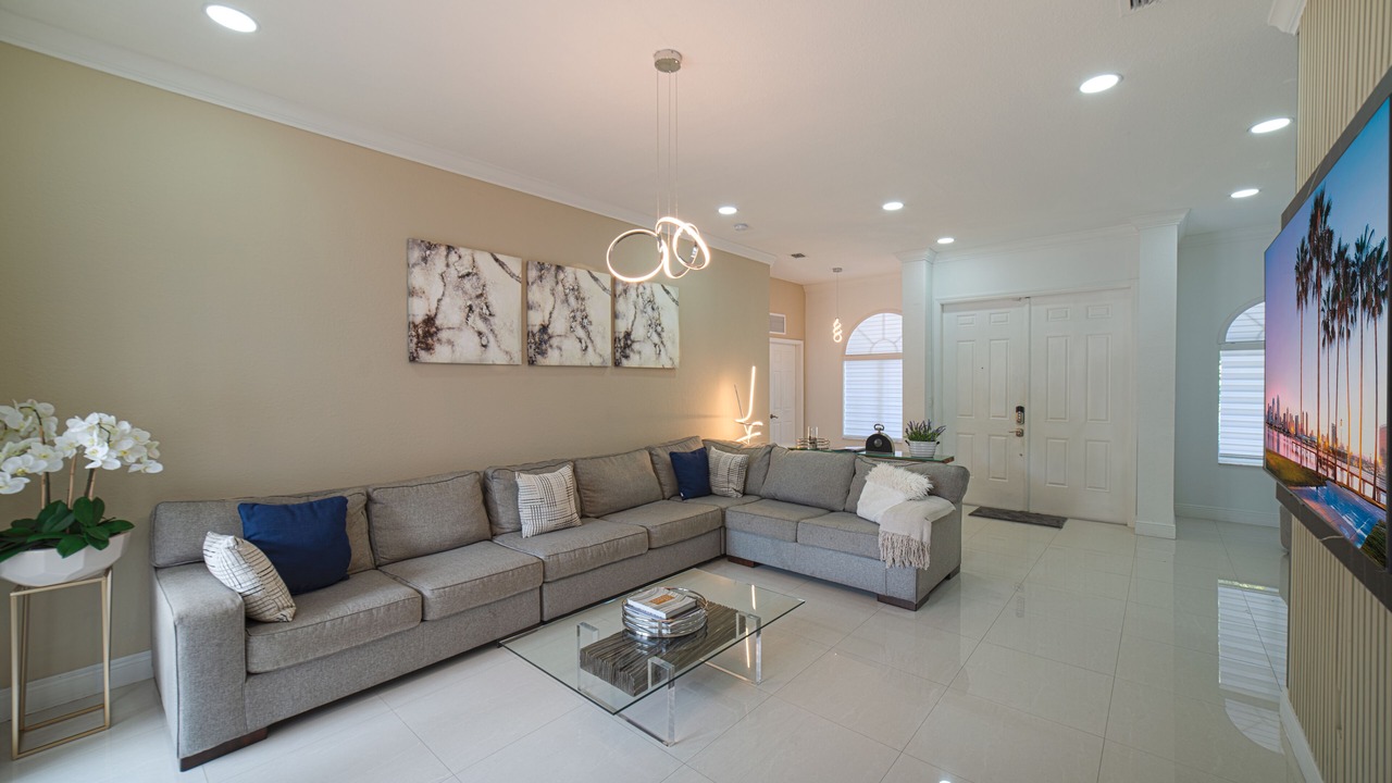 Photo of Bedroom in Ludlam