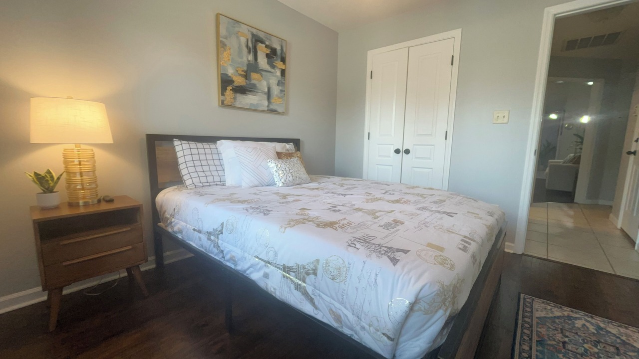 Photo of Bedroom in Valdosta