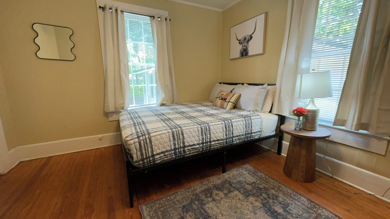 Photo of Bedroom in Valdosta
