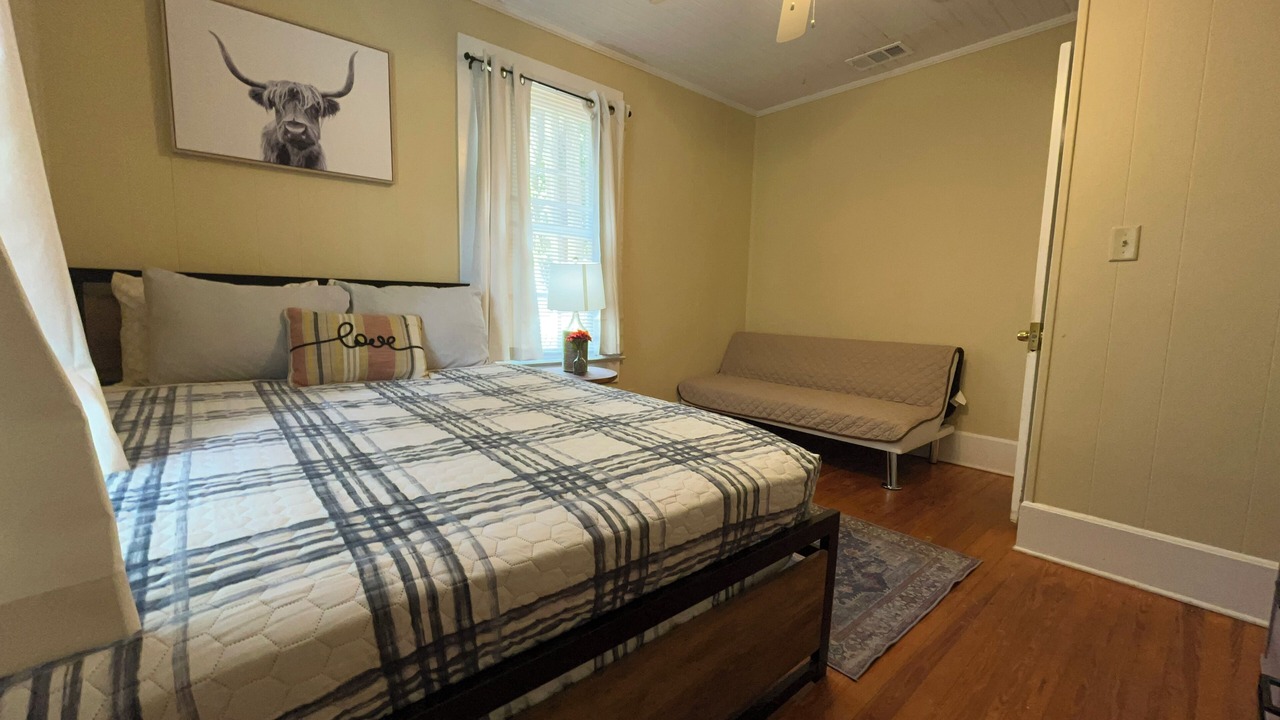 Photo of Bedroom in Valdosta