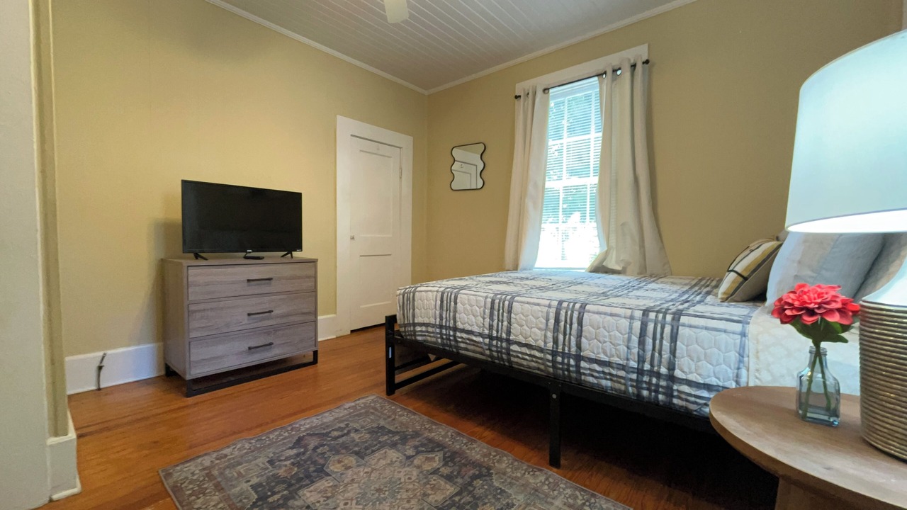 Photo of Bedroom in Valdosta