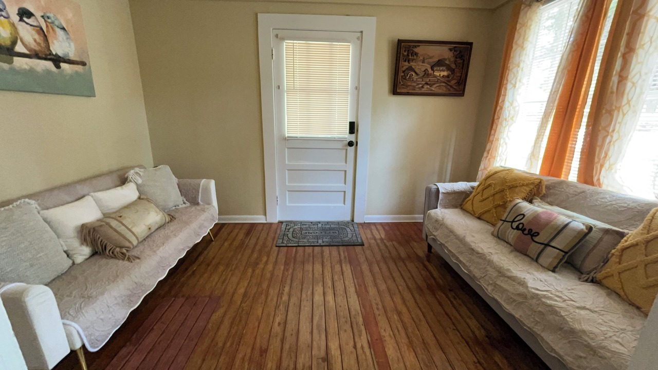 Photo of Livingroom in Valdosta