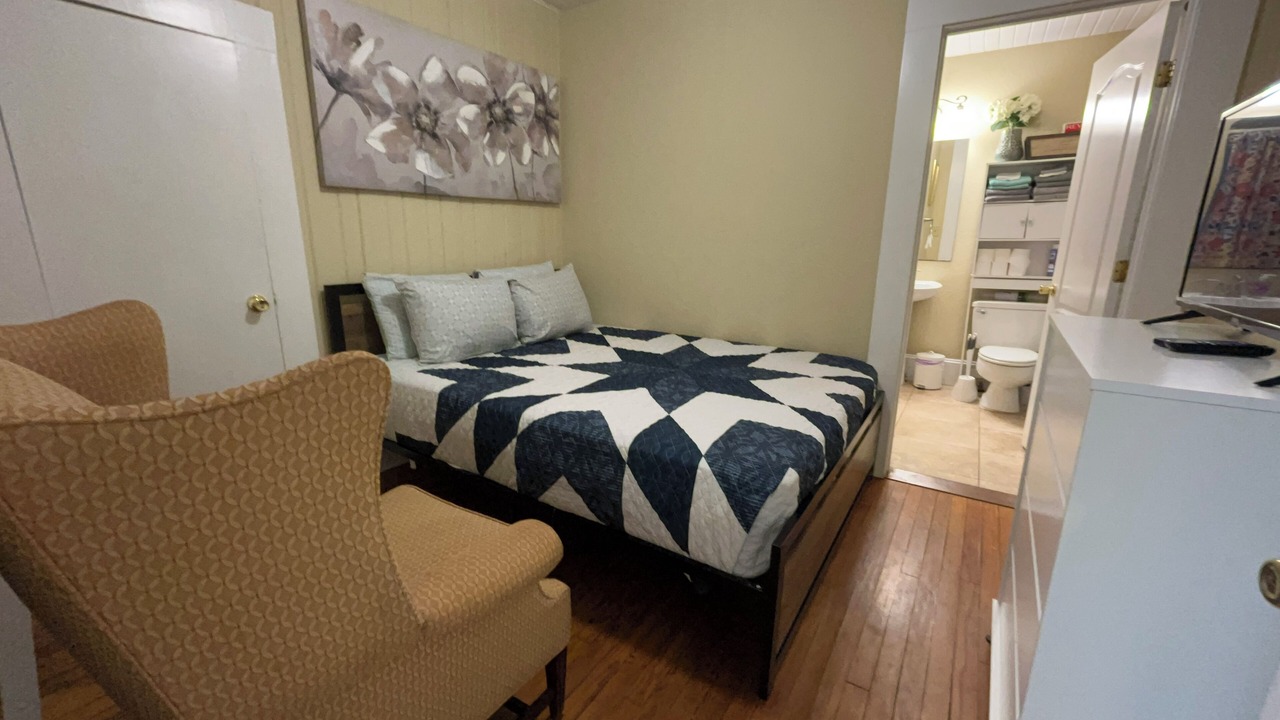 Photo of Bedroom in Valdosta