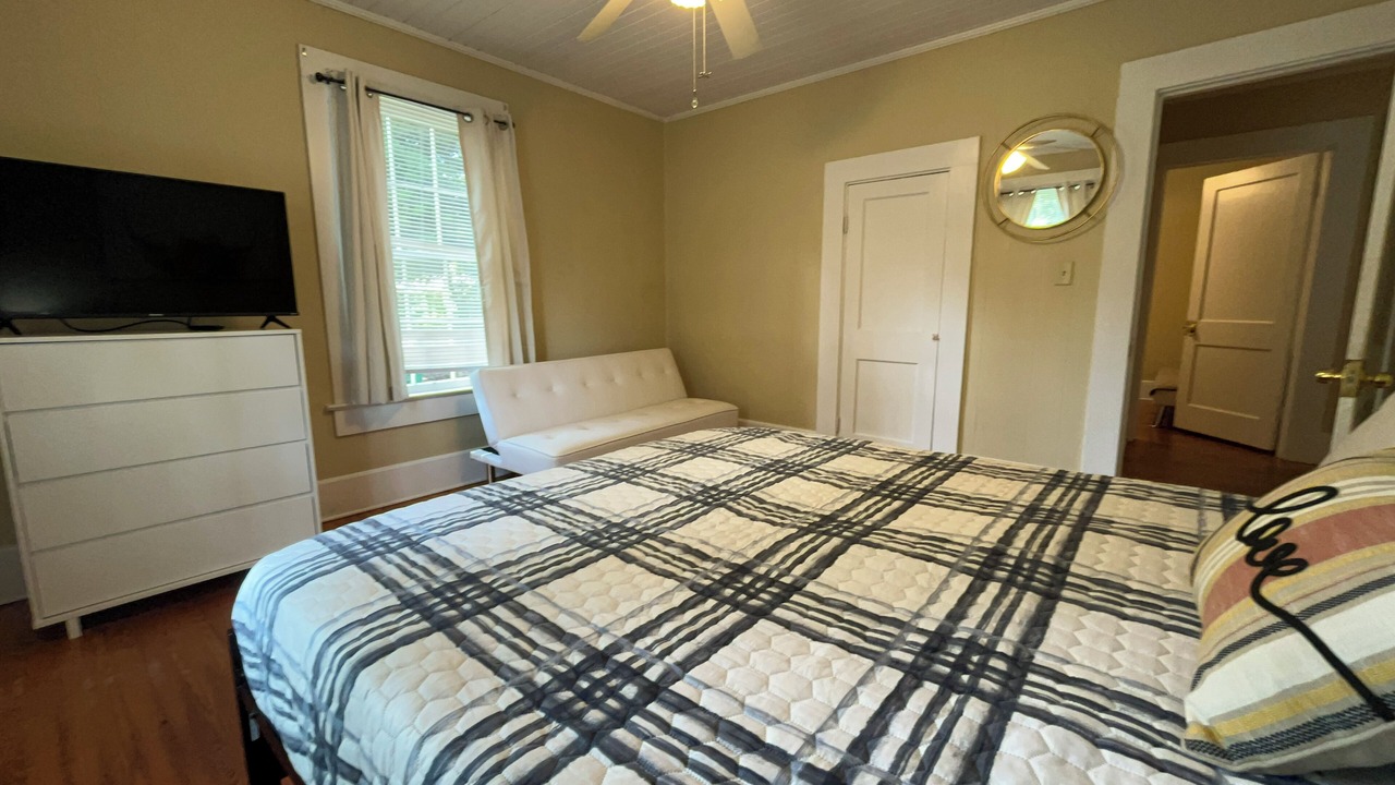 Photo of Bedroom in Valdosta