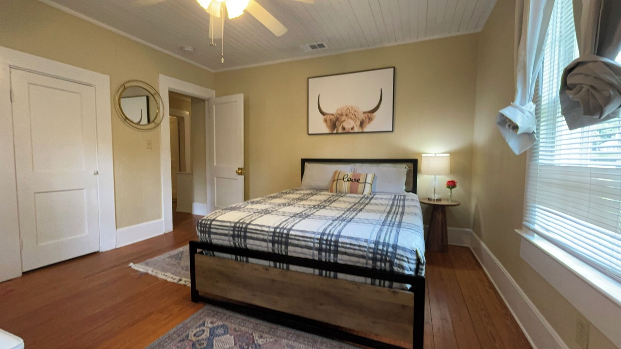 Photo of Bedroom in Valdosta