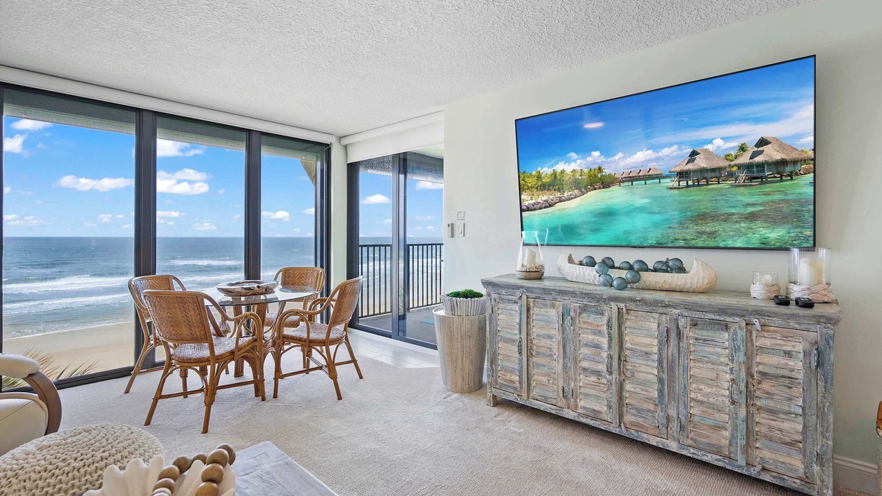 Photo of Livingroom in Crescent Beach