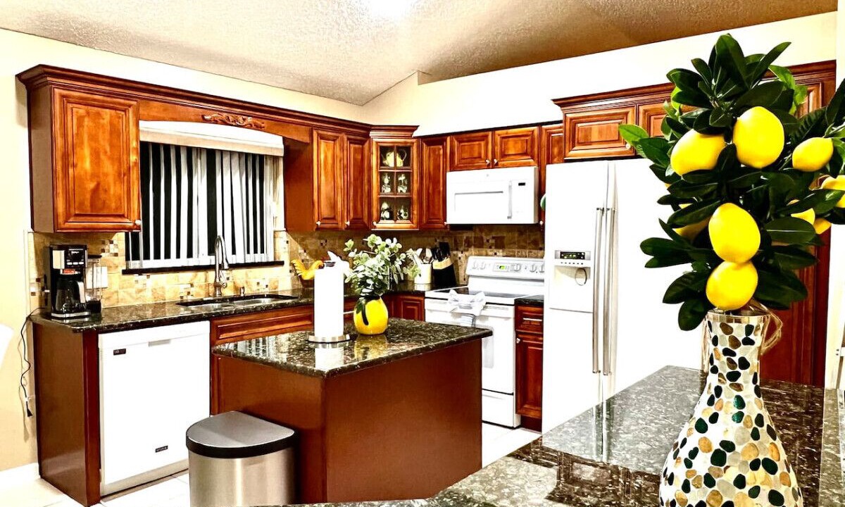 Photo of Kitchen in Town 'n' Country