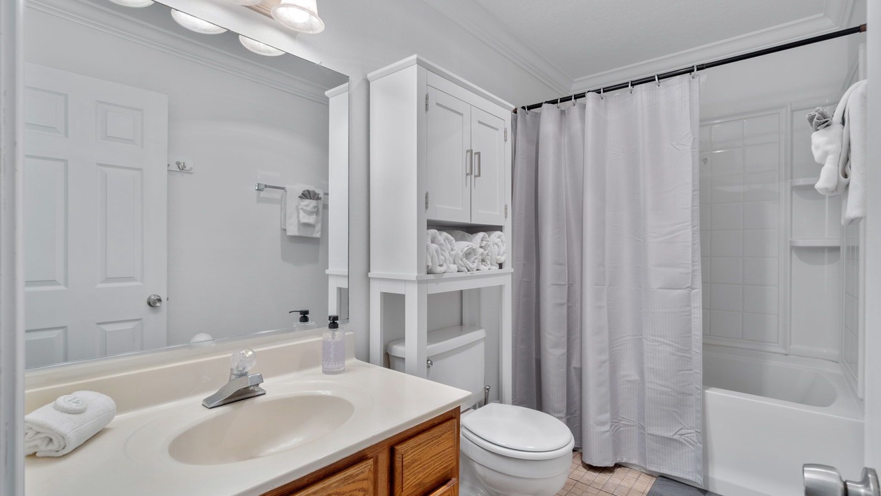 Photo of Bathroom in Holiday Isle