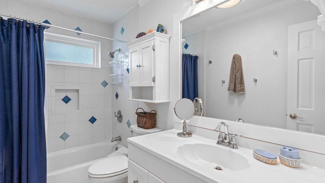 Photo of Bathroom in Holiday Isle