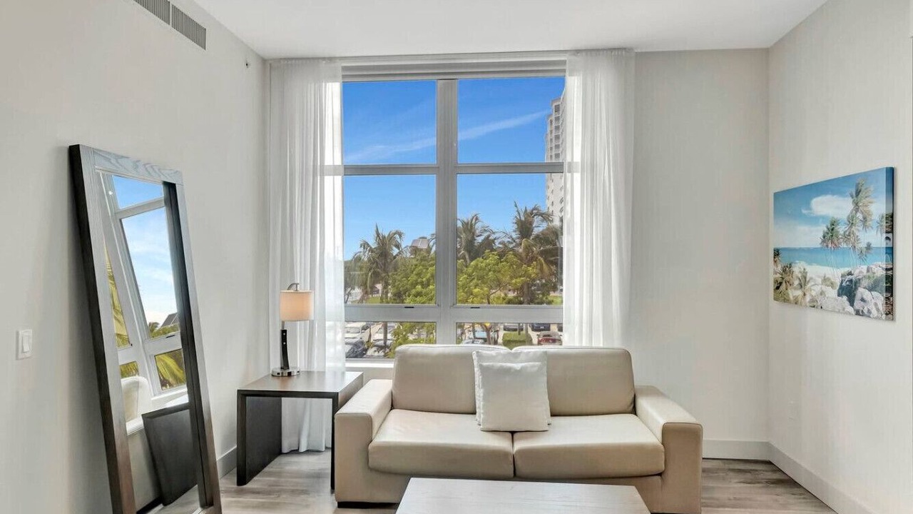 Photo of Livingroom in Hollywood