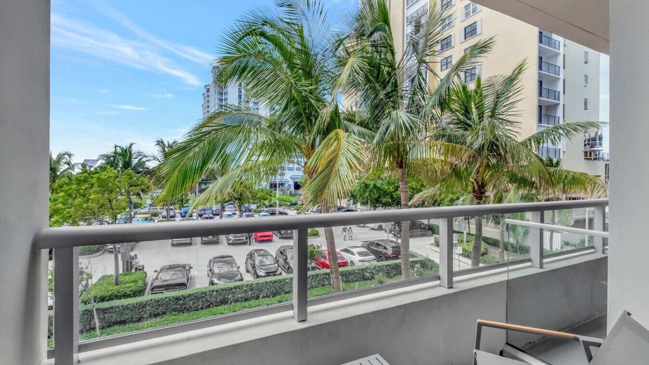 Photo of Outdoor in Hollywood
