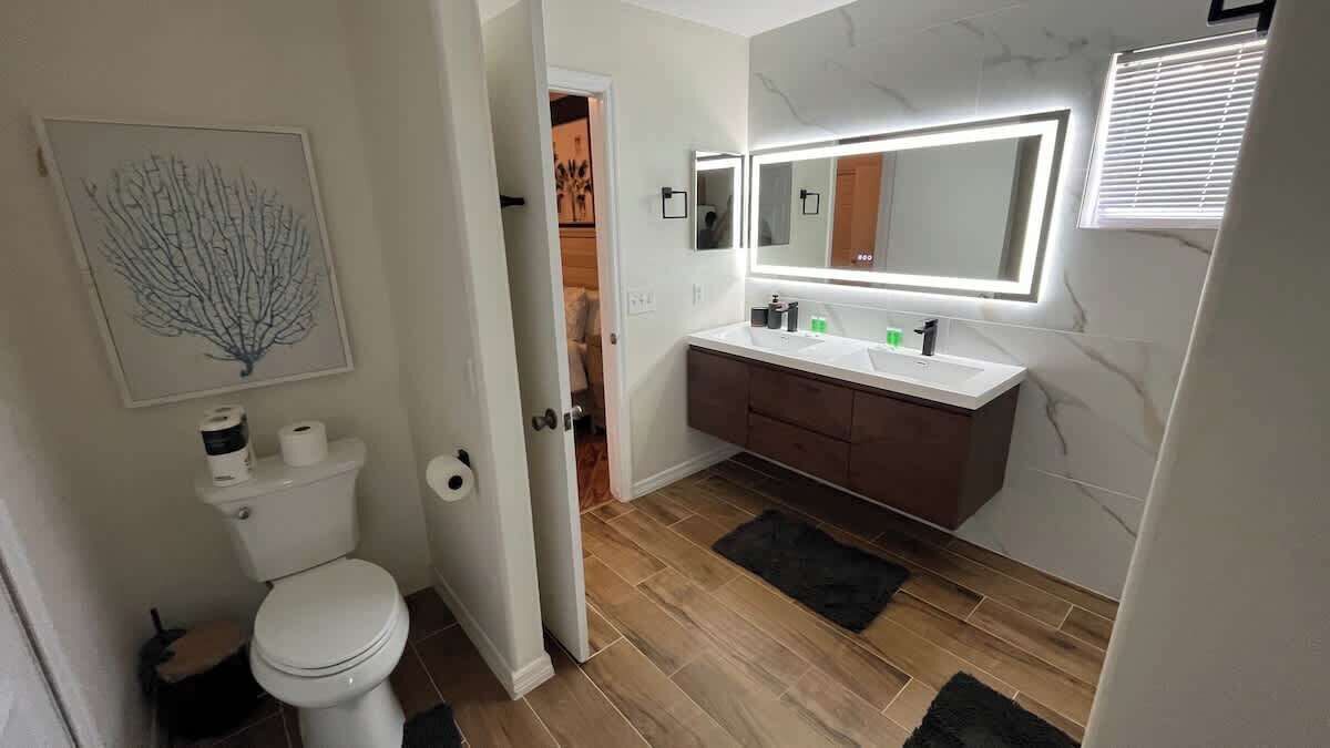 Photo of Bathroom in Buena Ventura Lakes