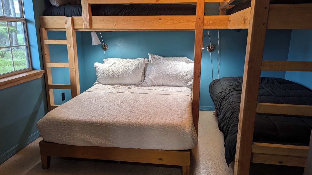 Photo of Bedroom in Putnam Hall