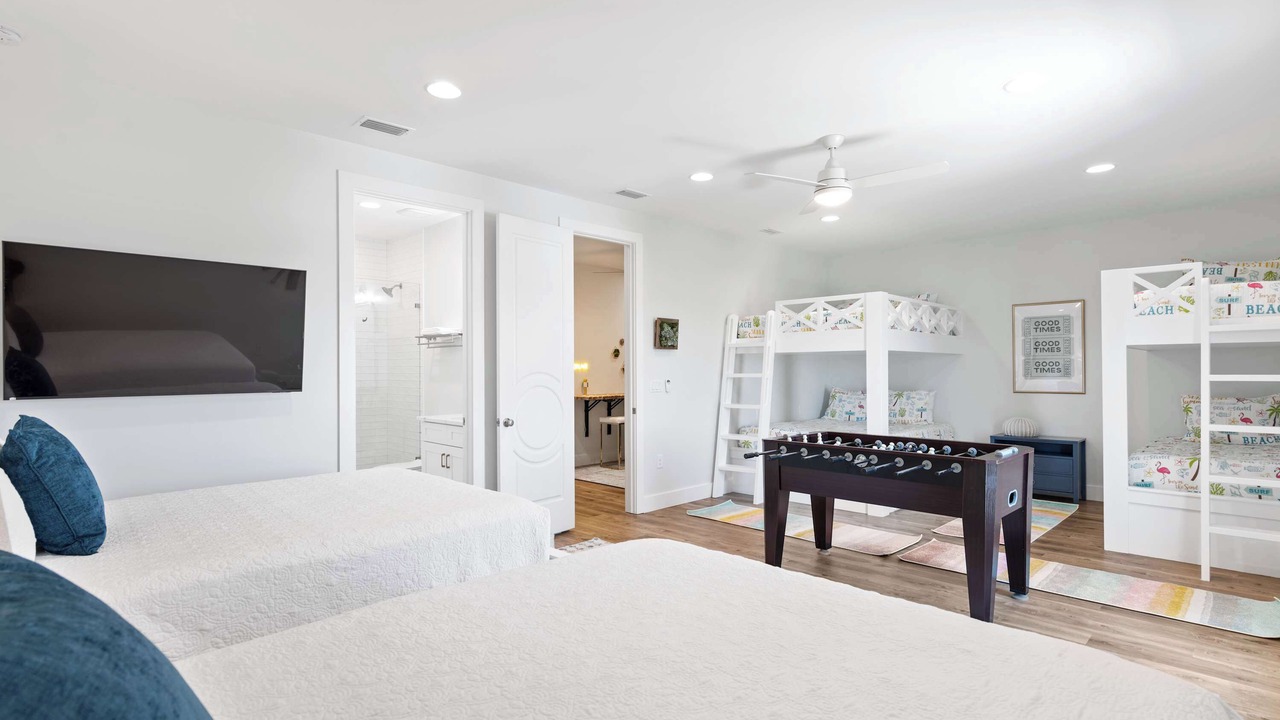 Photo of Bedroom in Miramar Beach