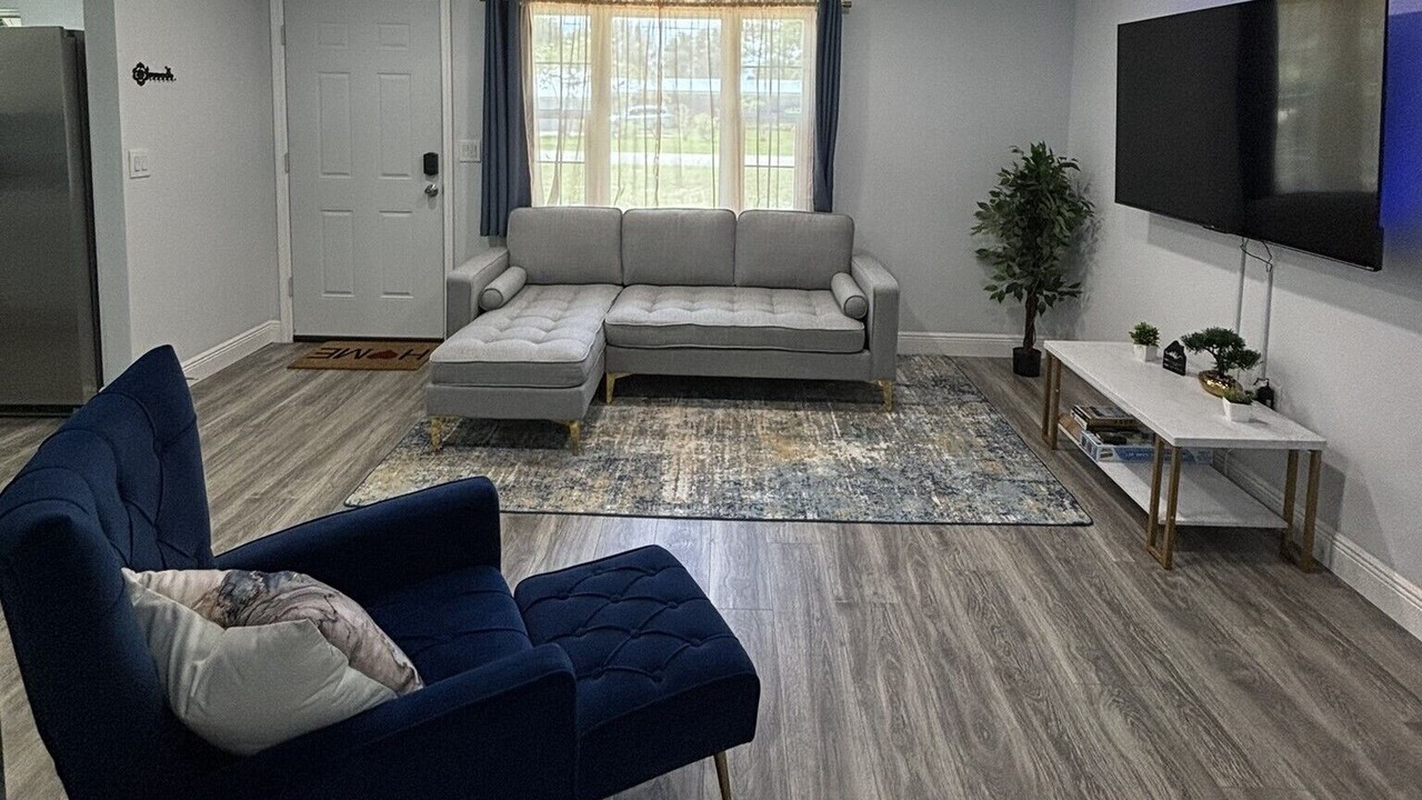 Photo of Livingroom in DeLand