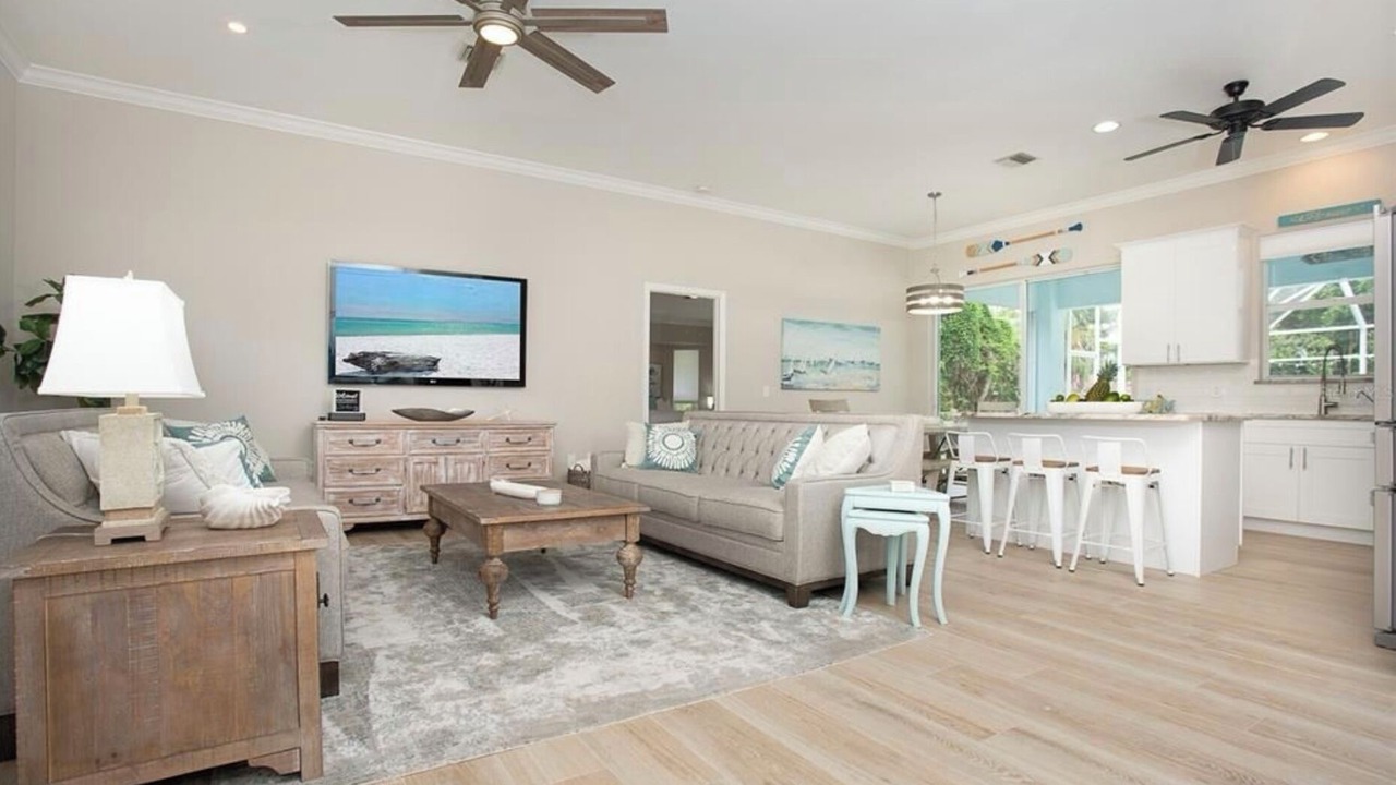 Photo of Livingroom in Englewood East