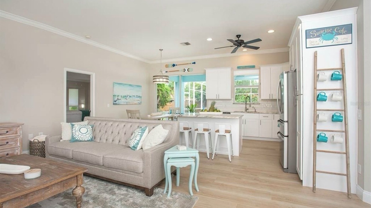 Photo of Livingroom in Englewood East
