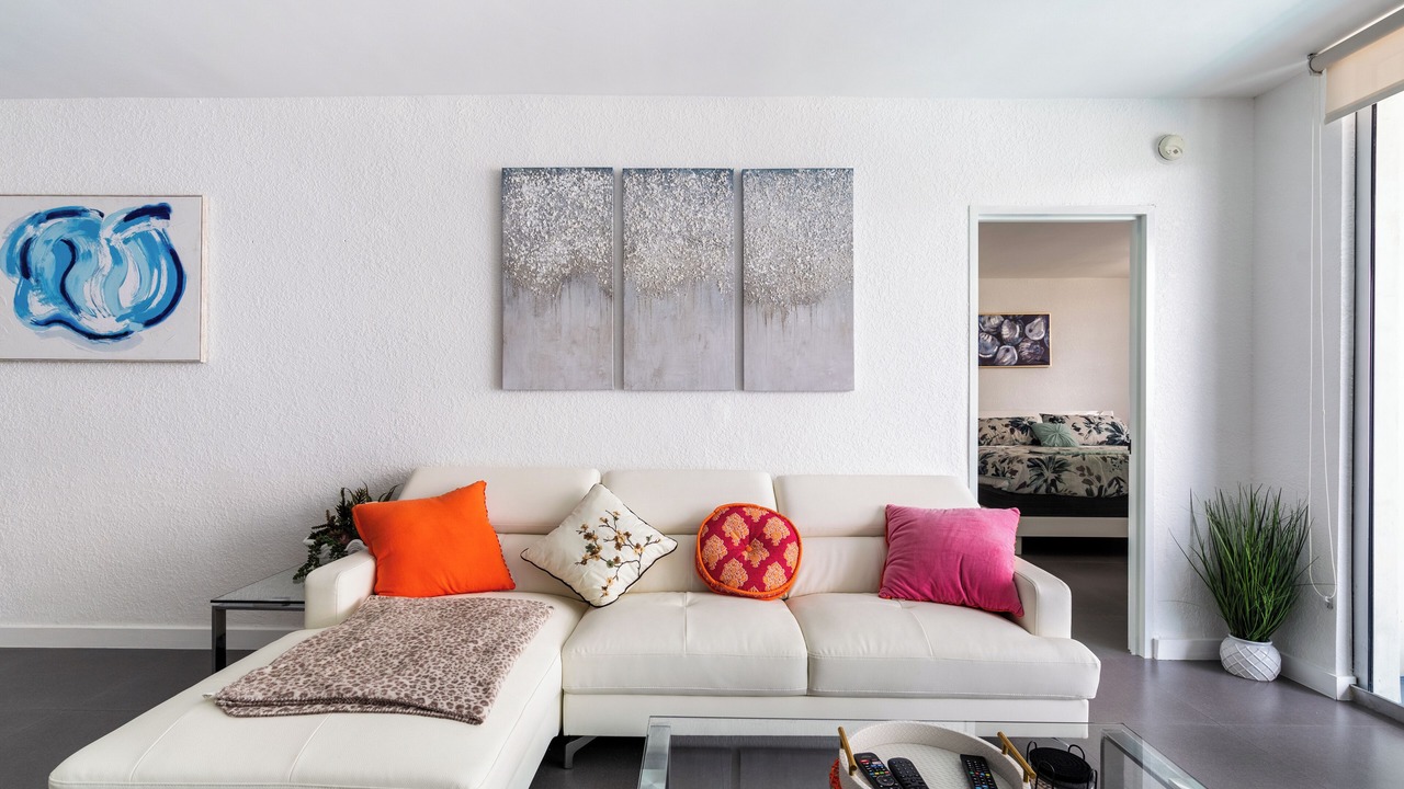Photo of Livingroom in Hollywood South Central Beach