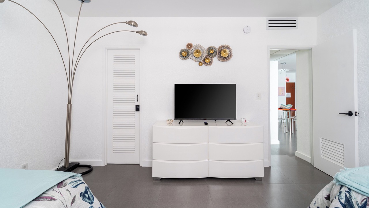 Photo of Bedroom in Hollywood South Central Beach
