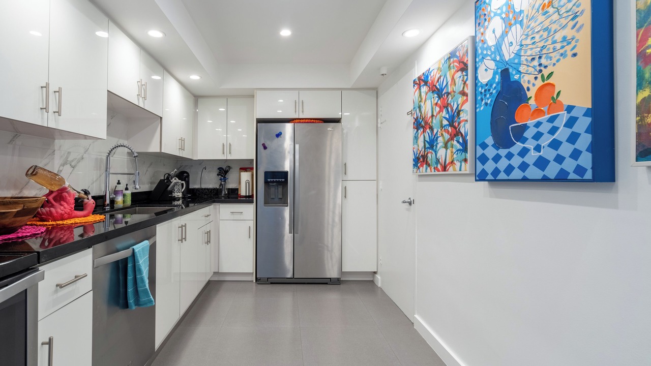 Photo of Kitchen in Hollywood South Central Beach