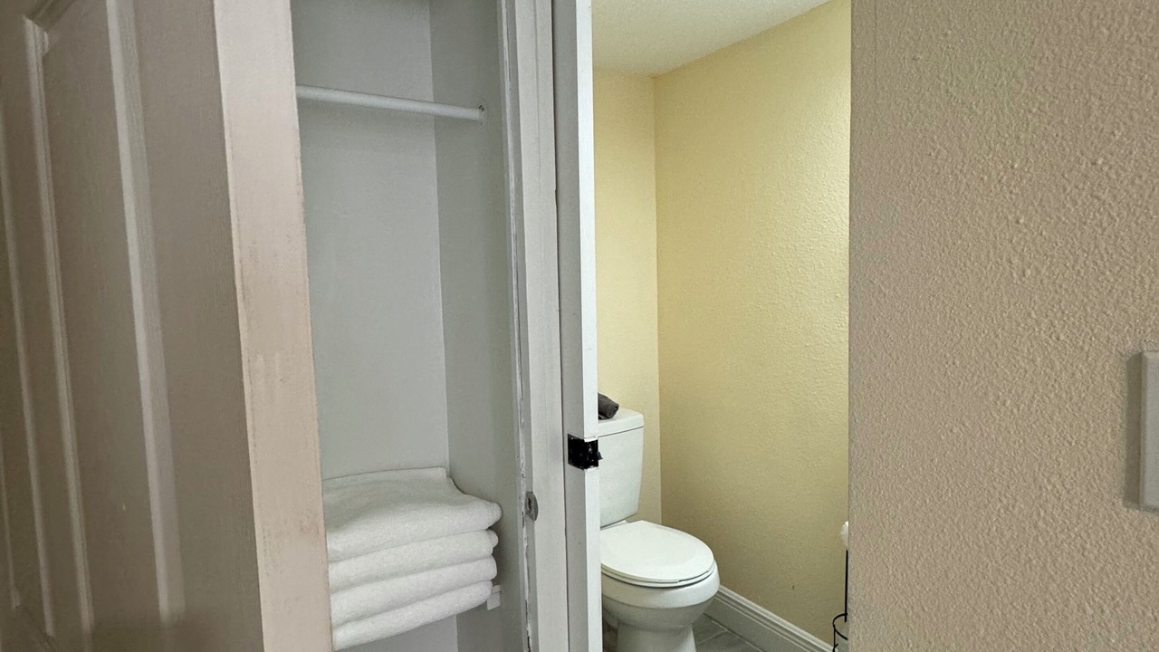 Photo of Bathroom in Pinecrest West Park