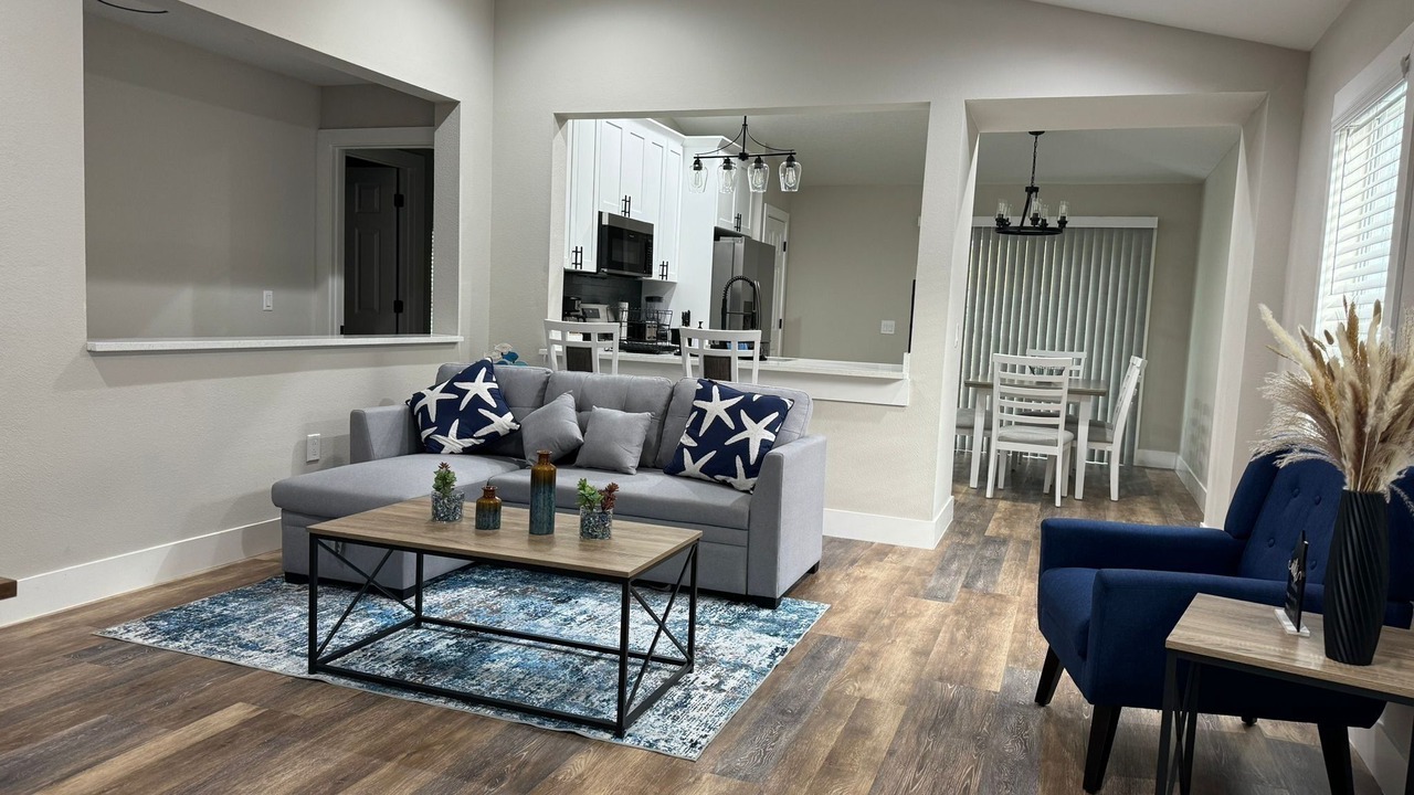 Photo of Livingroom in Seffner Community Alliance