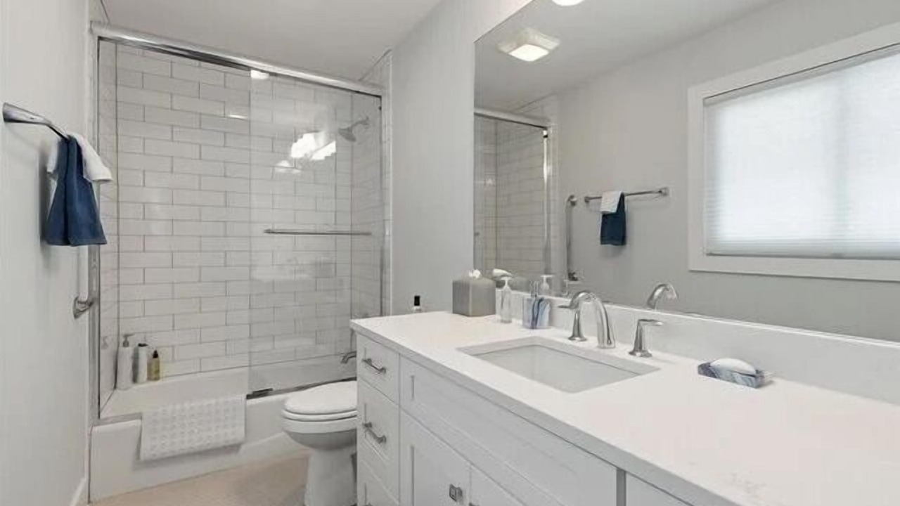 Photo of Bathroom in Sawgrass