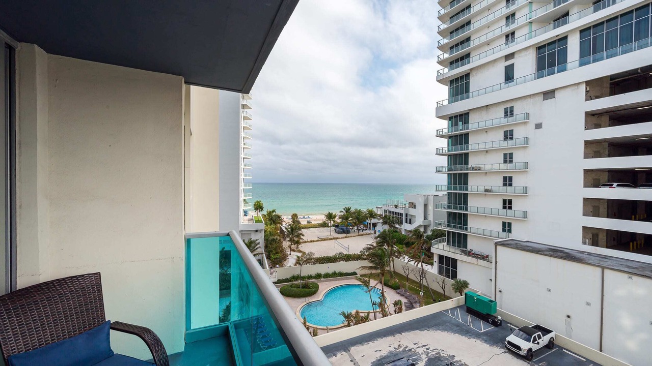 Photo of Patio Balcony in Hollywood South Central Beach