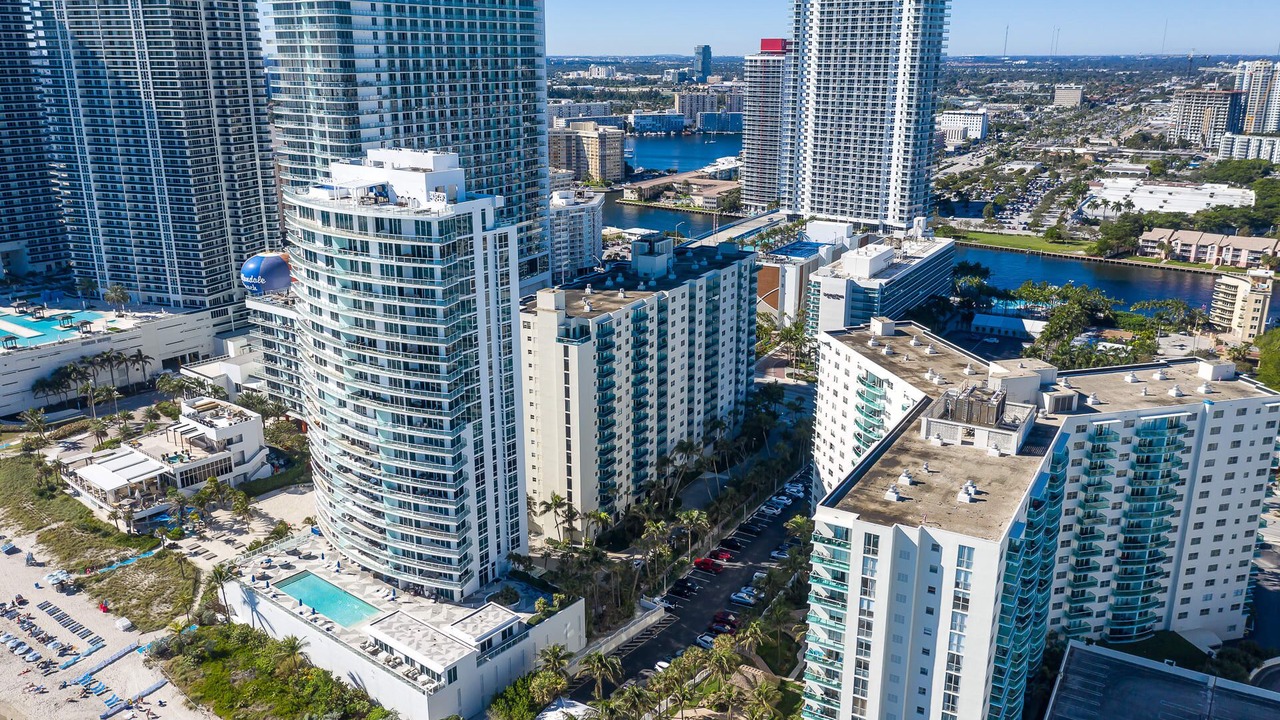Photo of Others in Hollywood South Central Beach