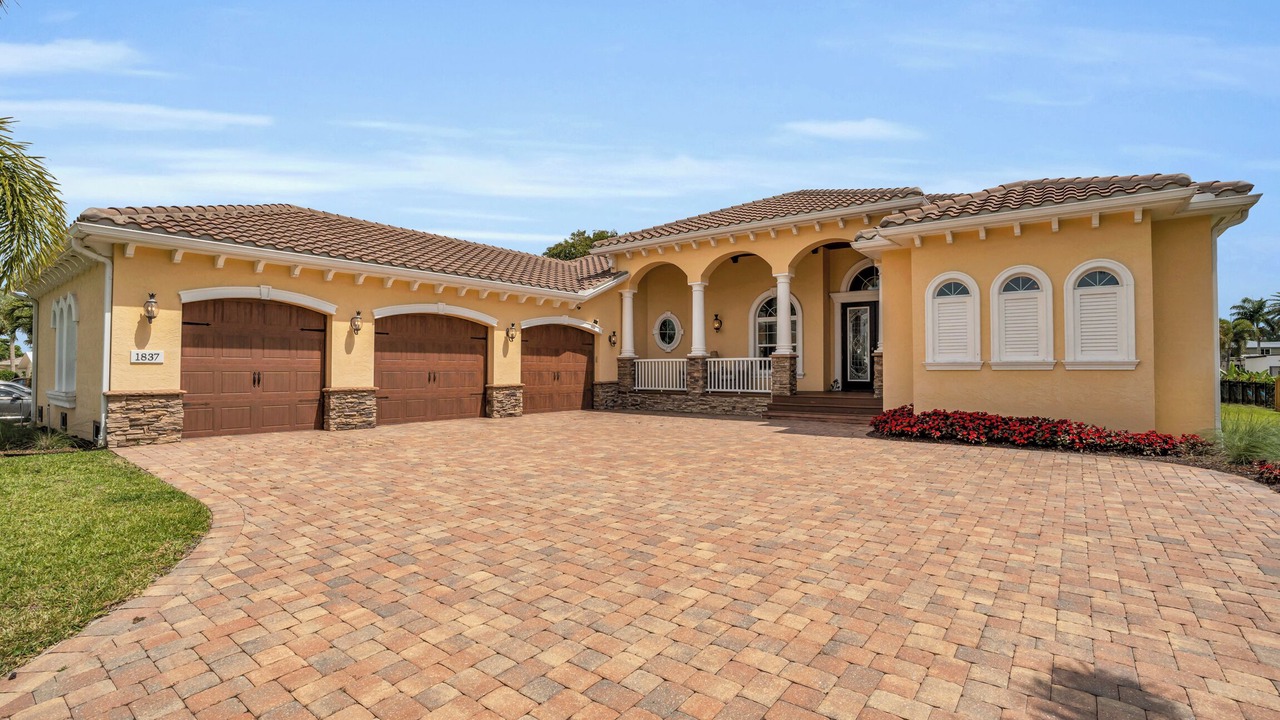 Photo of Outdoor in Lochmoor Waterway Estates
