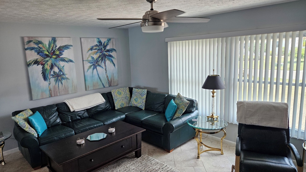 Photo of Livingroom in Apollo Beach