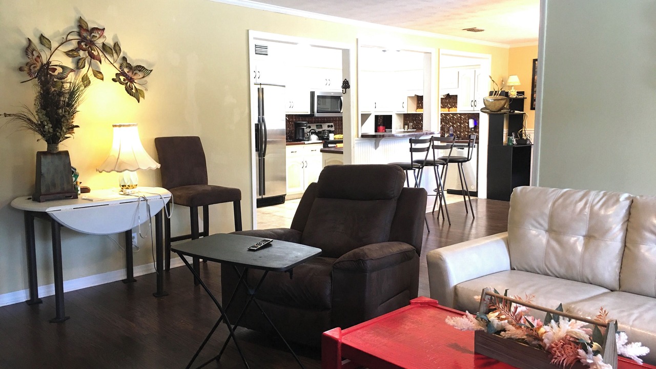 Photo of Livingroom in Northside