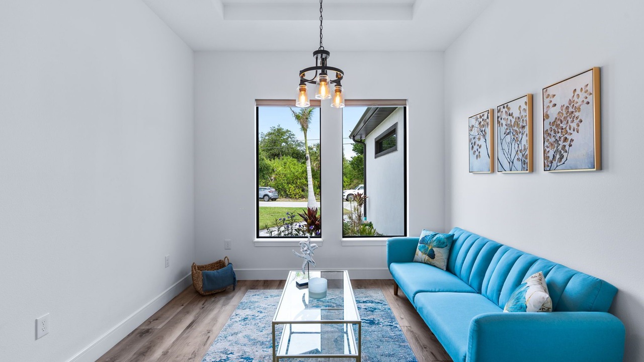 Photo of Livingroom in Englewood East