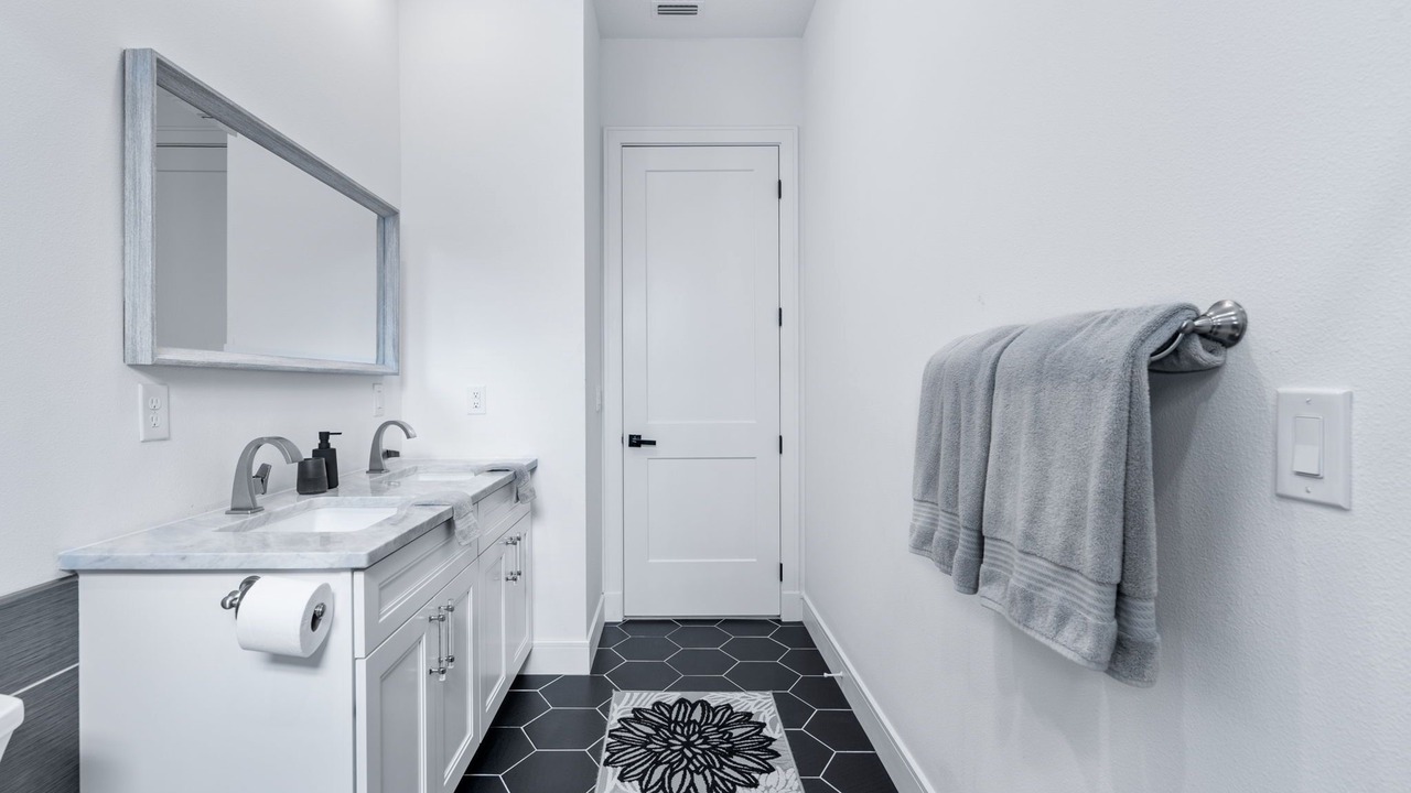 Photo of Bathroom in Englewood East
