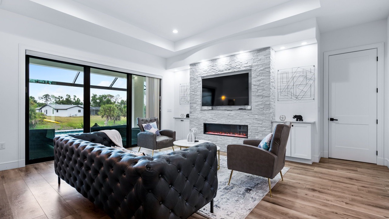 Photo of Livingroom in Englewood East