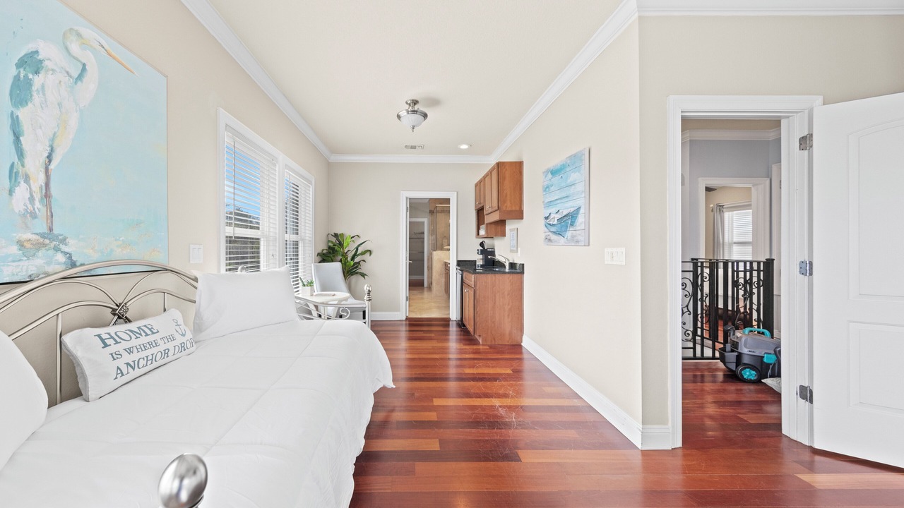 Photo of Bedroom in Avalon Beach Estates