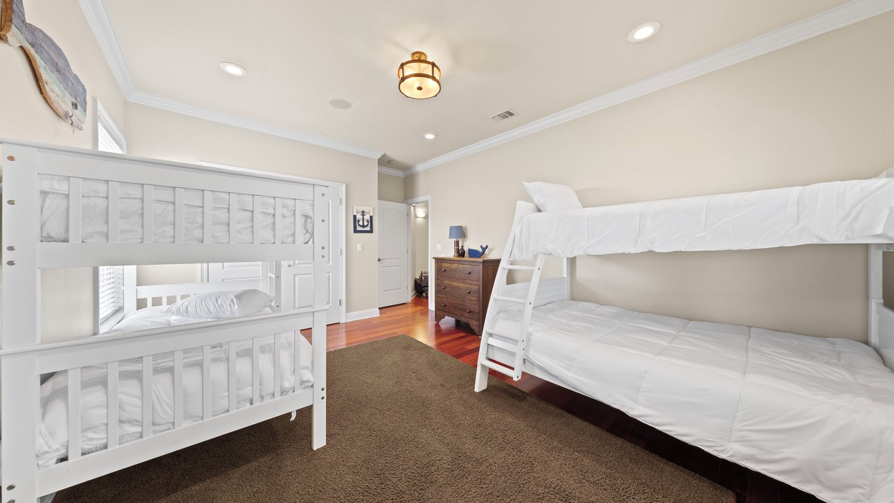 Photo of Bedroom in Avalon Beach Estates