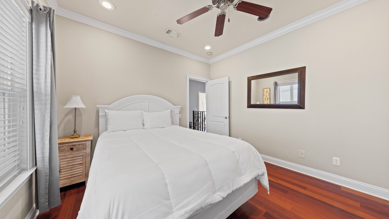Photo of Bedroom in Avalon Beach Estates