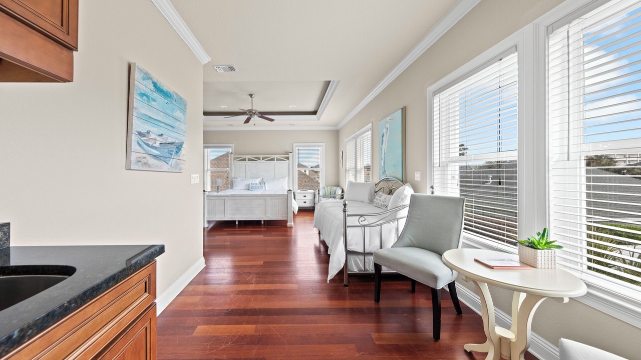 Photo of Others in Avalon Beach Estates