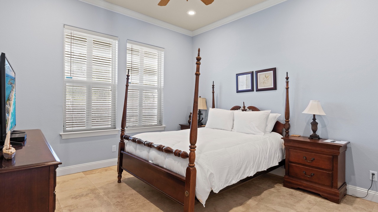 Photo of Bedroom in Avalon Beach Estates