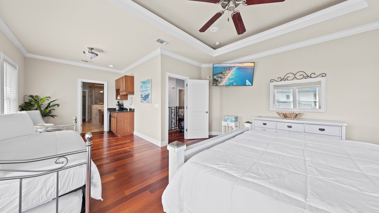 Photo of Bedroom in Avalon Beach Estates