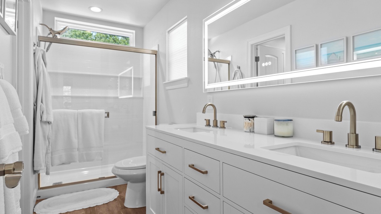Photo of Bathroom in Dune Allen Beach