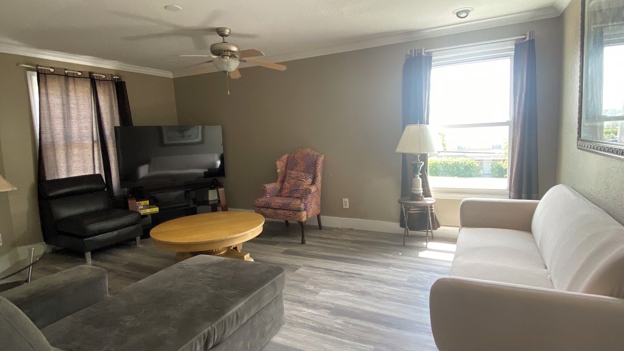 Photo of Livingroom in New Smyrna Beach