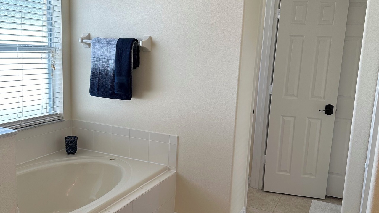 Photo of Bathroom in Orange Tree