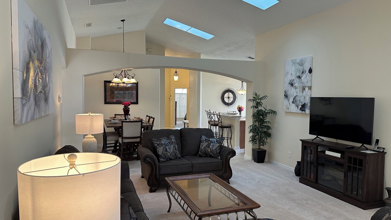 Photo of Livingroom in Orange Tree